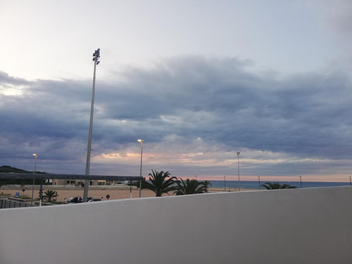 B&B Palazzo Manfredi Vieste, Fronte Mare Con Parcheggio Exterior foto