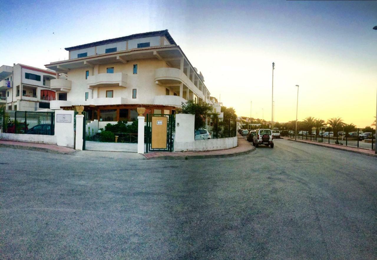 B&B Palazzo Manfredi Vieste, Fronte Mare Con Parcheggio Exterior foto